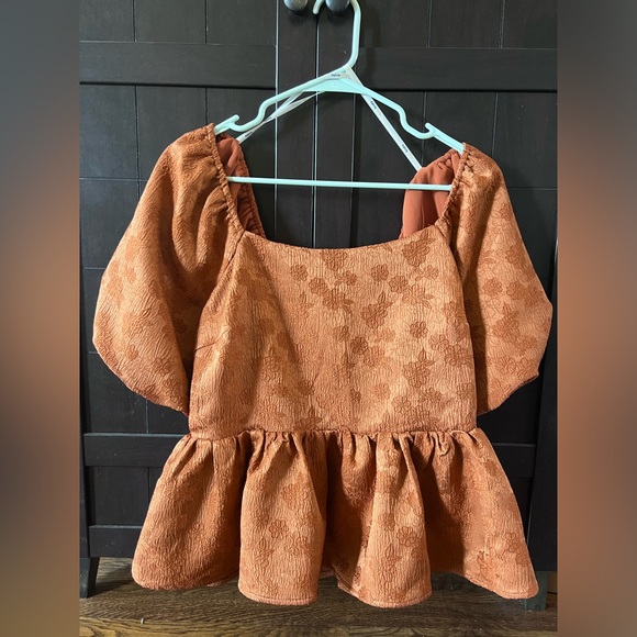 ARULA Tops - Burnt Orange Arula/Altard State shirt with super cute bow tie back.